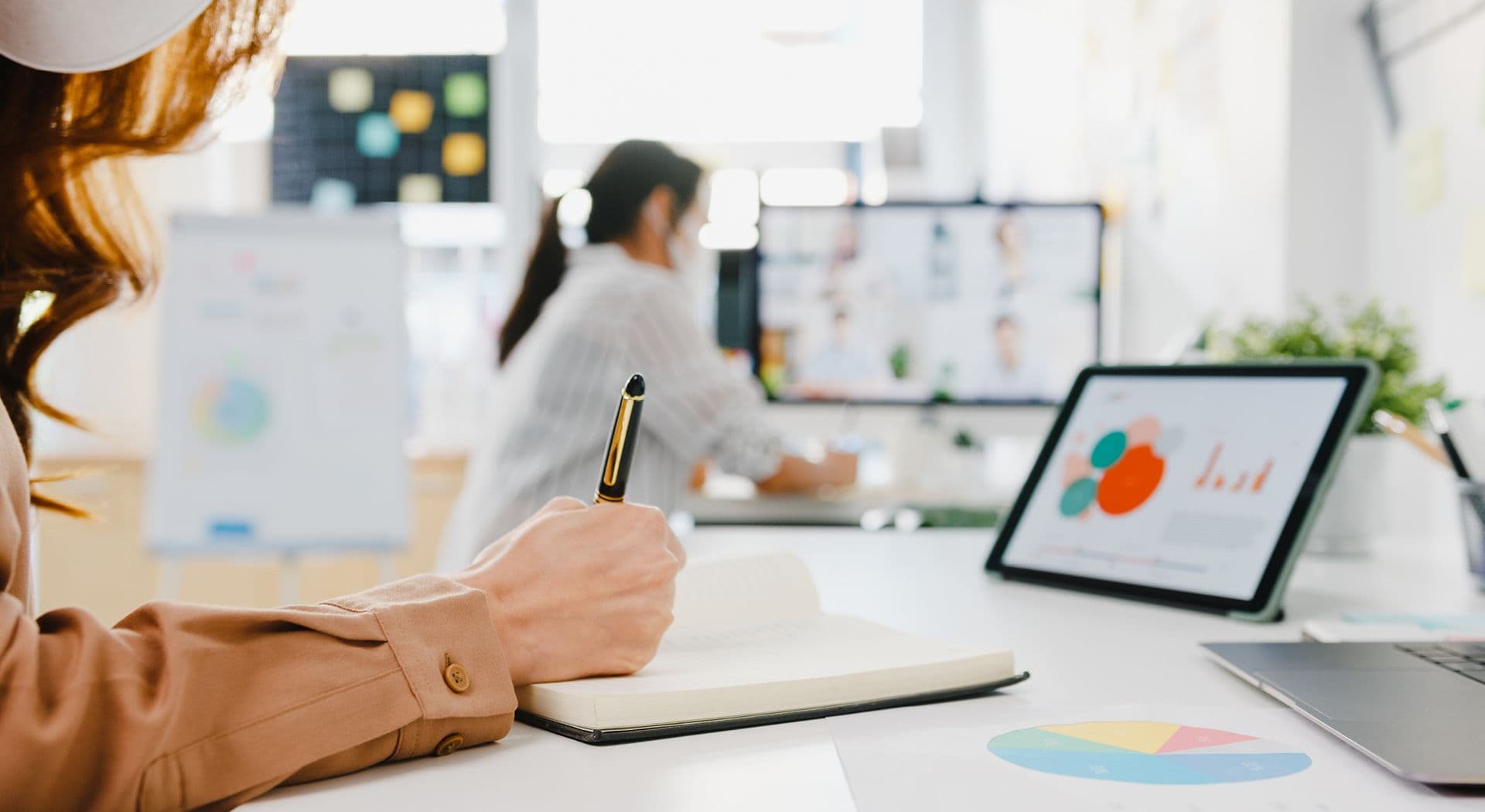 tło Ogłoszenie o pracę, specjalista ds marketingu.jpg